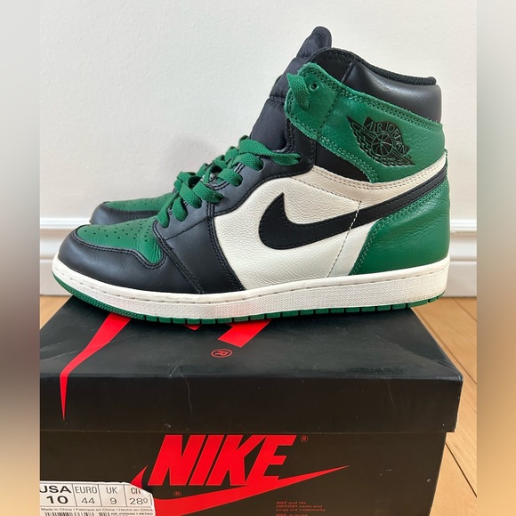 Men’s Air Jordan 1 Retro High OG size 10. Comes with original box. - Picture 5 of 6